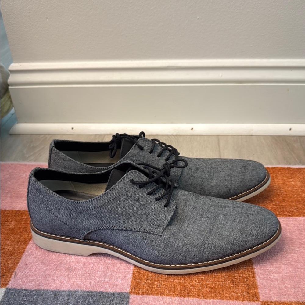 The Rail Gray Oxfords with Minimalist Design